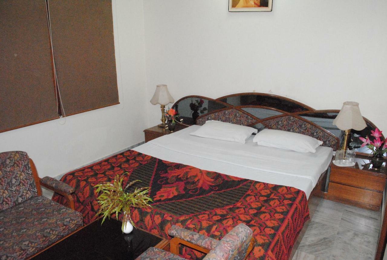 Geetco Hotel Jalor Екстериор снимка
