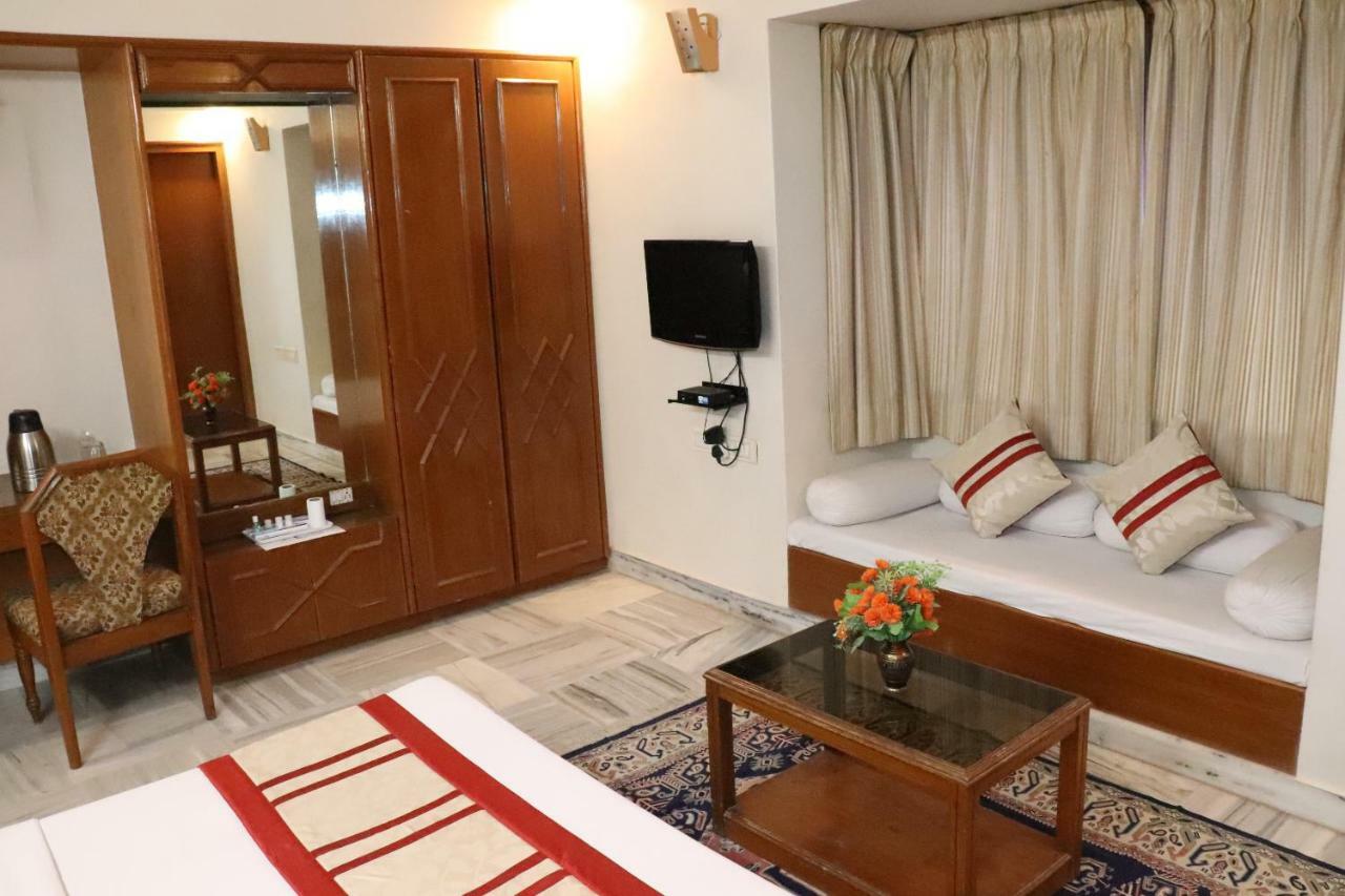 Geetco Hotel Jalor Екстериор снимка